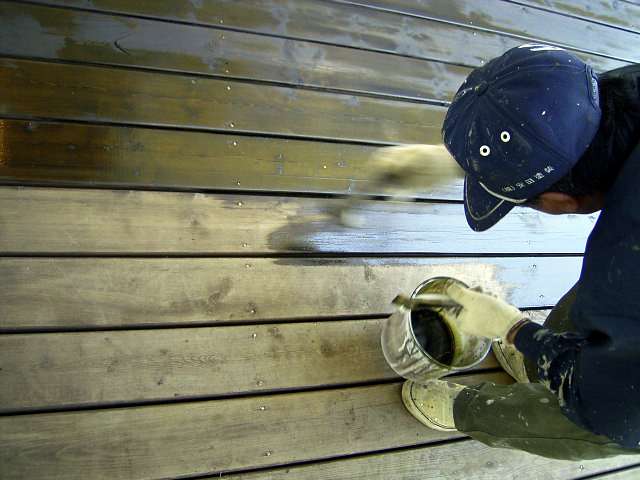 ウッドデッキを木材保護塗料（シッケンズセトールHLS)仕上