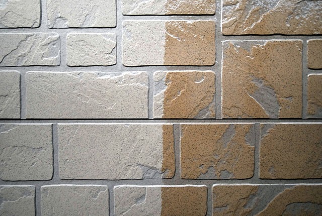 左：無塗装　右：UVプロテクトクリヤー１回目塗布直後