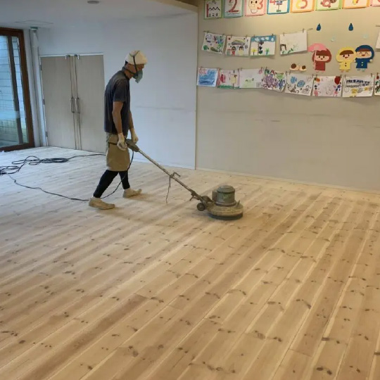 細目のサンドペーパーで仕上研磨